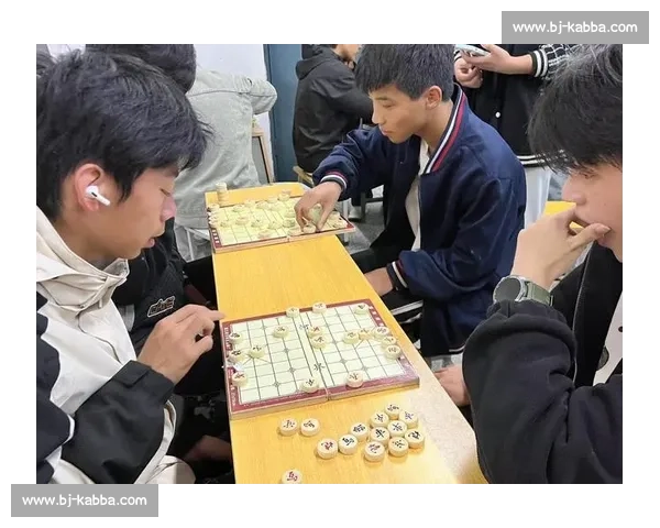 五位同学激烈象棋对决赛精彩瞬间全记录
